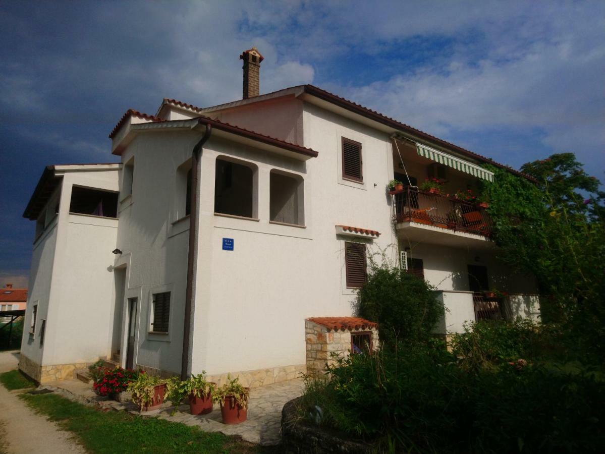 Apartman Dino Tar-Vabriga Kültér fotó